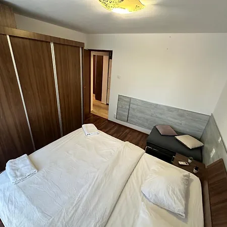 New 64 With Private Parking *